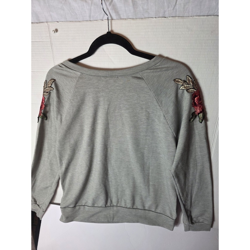 West Kei Gray Floral Embroidered Raglan Crewneck Pullover Sweatshirt M TU37035 - Picture 4 of 10